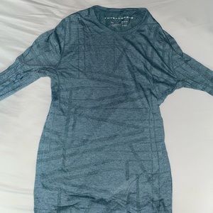 Fitted long sleeve (M)